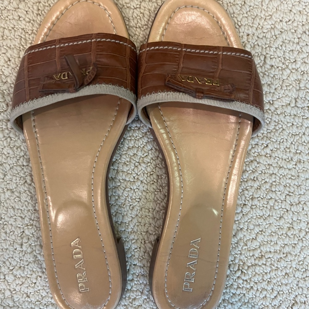 Prada Slides